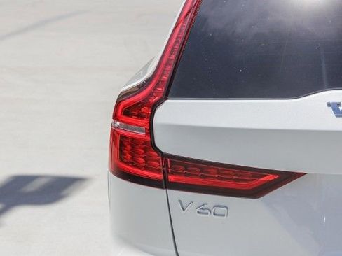 New 2025 Volvo V60 B5 Cross Country Ultra w/ Climate Package image 8