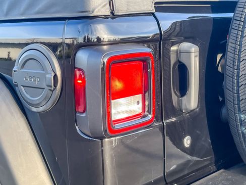 Used 2022 Jeep Wrangler Unlimited Sport image 8