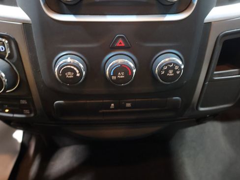 Used 2023 RAM 1500 Classic SLT image 28