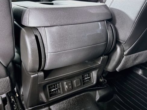 Used 2021 GMC Sierra 1500 SLT AWD/4WD image 28