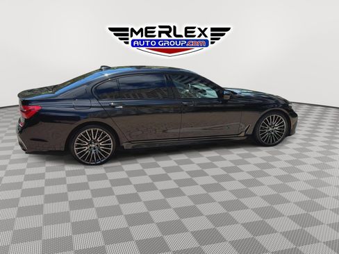 Used 2017 BMW 750i RWD image 8