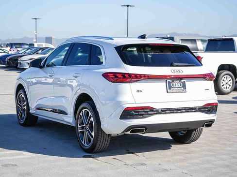 Used 2025 Audi Q5 Premium w/ Convenience Package AWD/4WD image 9