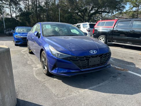 Used 2023 Hyundai Elantra SEL image 6