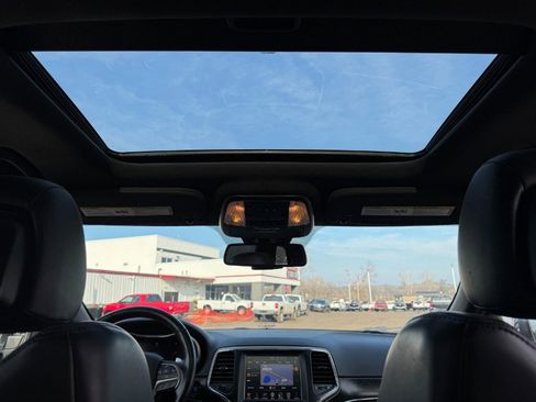 Used 2014 Jeep Grand Cherokee Limited image 23