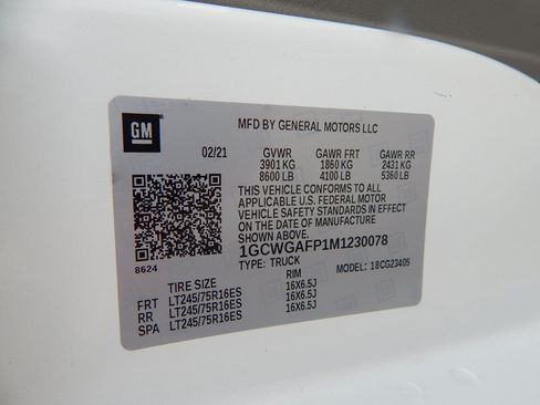 Used 2021 Chevrolet Express 2500 RWD image 23