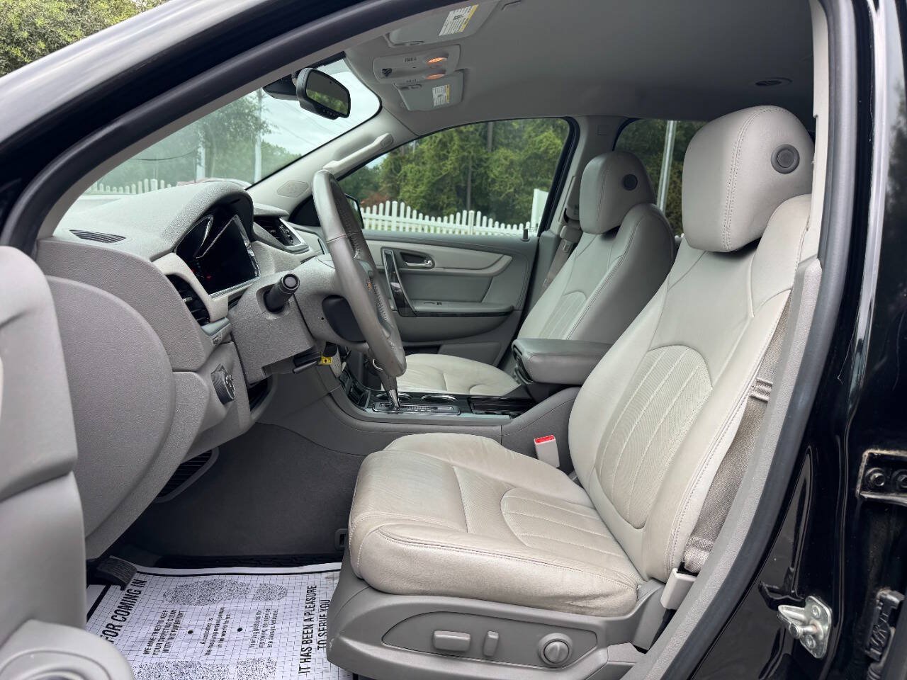 Used 2016 Chevrolet Traverse LTZ FWD image 10
