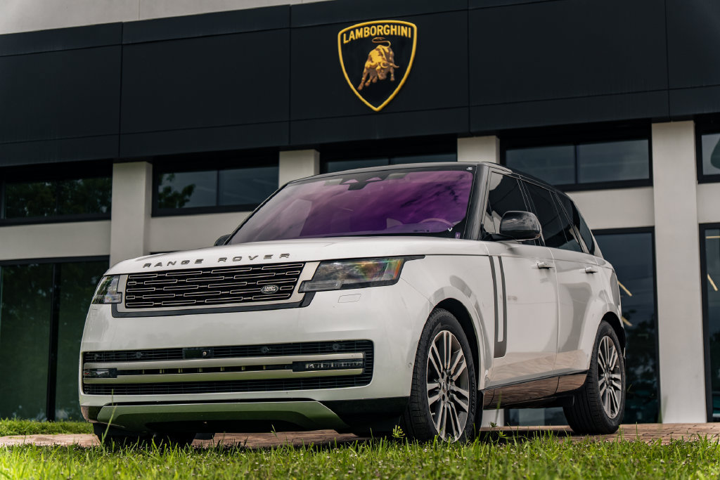 Used 2023 Land Rover Range Rover SE AWD/4WD image 1