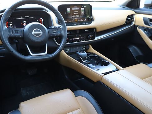 Used 2023 Nissan Rogue Platinum w/ Platinum Premium Package FWD image 5