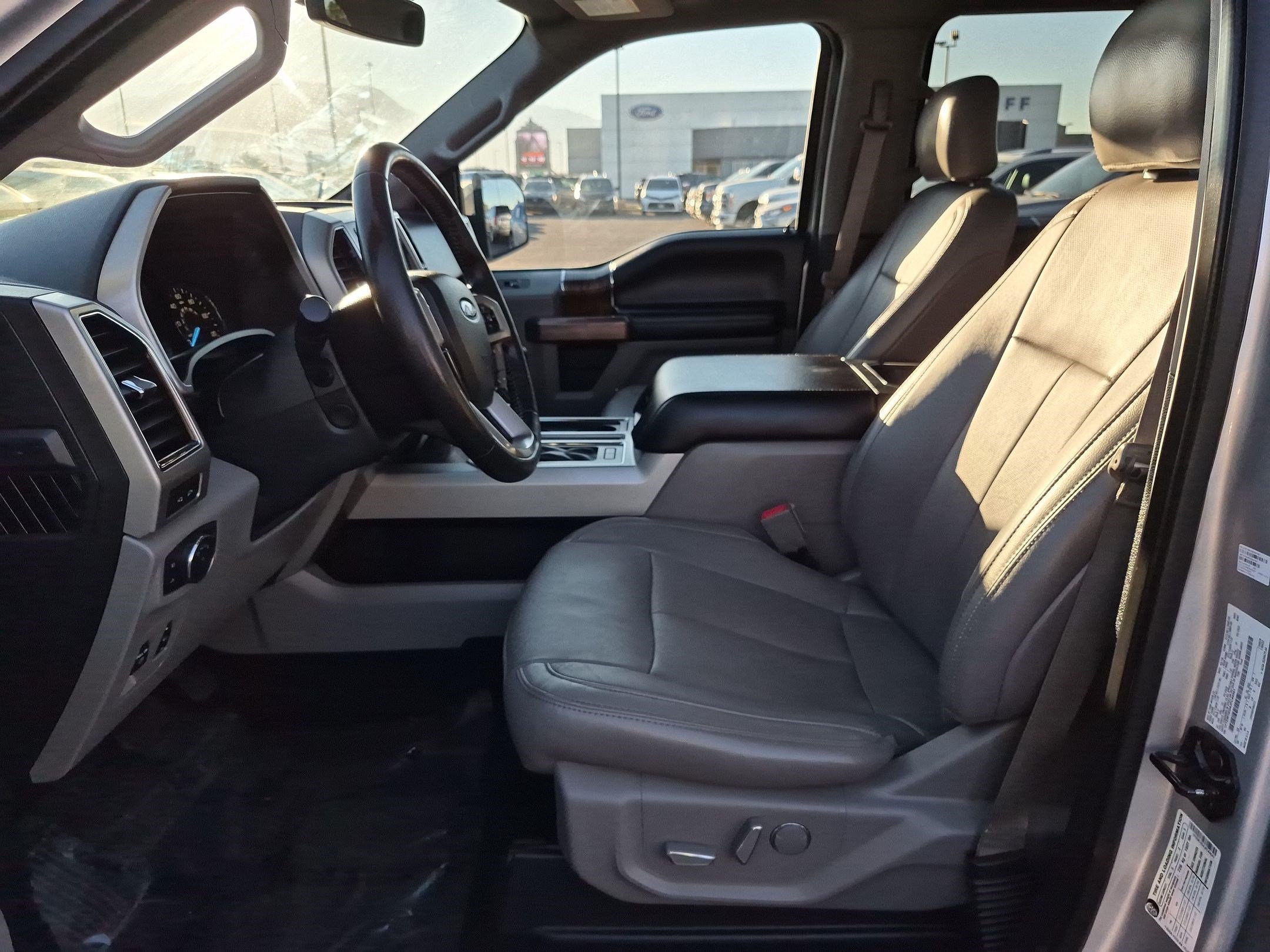 Used 2018 Ford F150 Lariat w/ Equipment Group 502A Luxury AWD/4WD image 17
