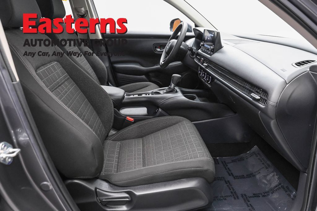Used 2025 Honda HR-V LX image 25