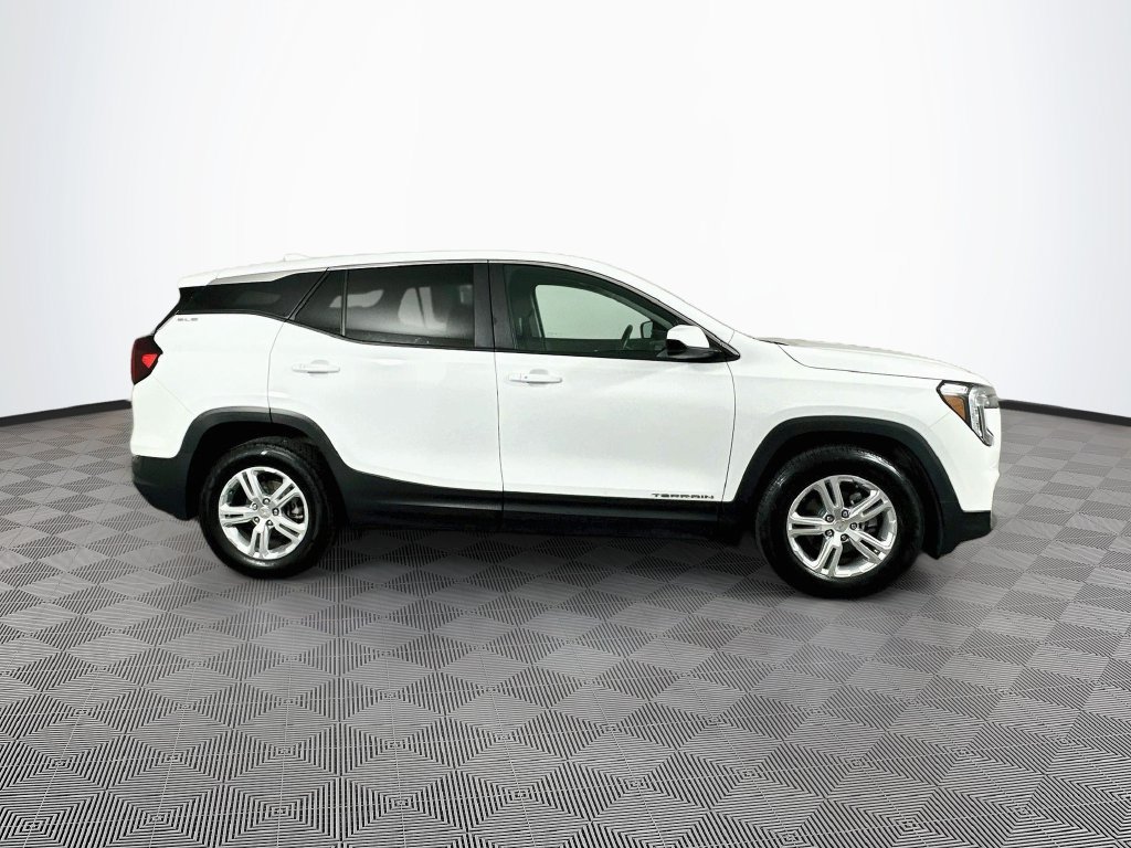 Used 2024 GMC Terrain SLE FWD image 11