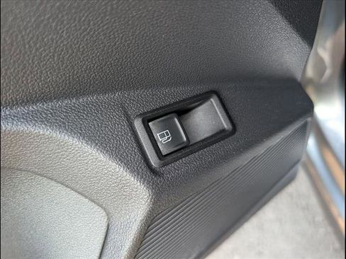 Certified 2022 Volkswagen Taos SE image 27