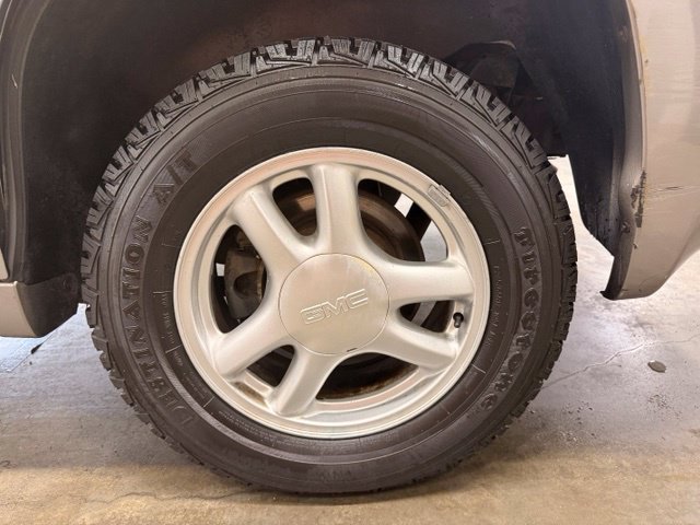 Used 2005 GMC Envoy SLE AWD/4WD image 6