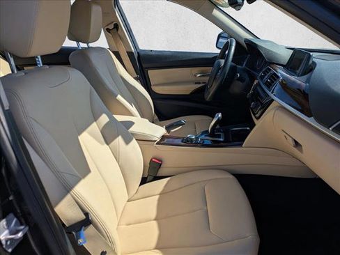Used 2017 BMW 320i Sedan image 19