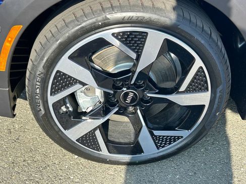 New 2026 MINI Cooper 2-Door Hardtop image 9