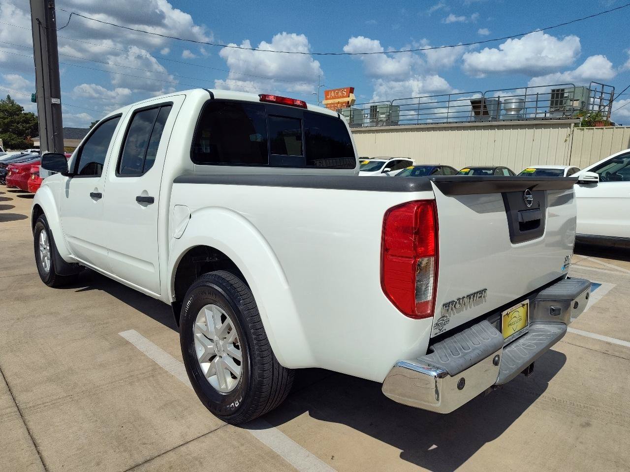 Used 2017 Nissan Frontier SV w/ SV Value Truck Package RWD image 6