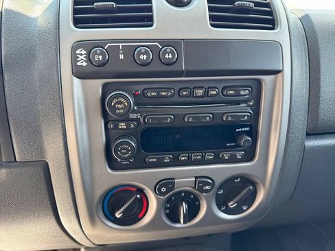 Used 2004 Chevrolet Colorado LS AWD/4WD image 15