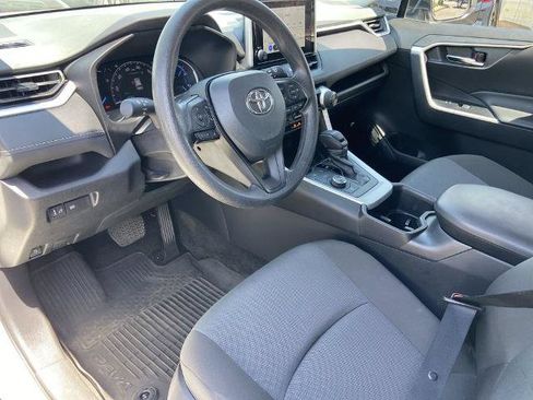 Used 2024 Toyota RAV4 XLE AWD/4WD image 6