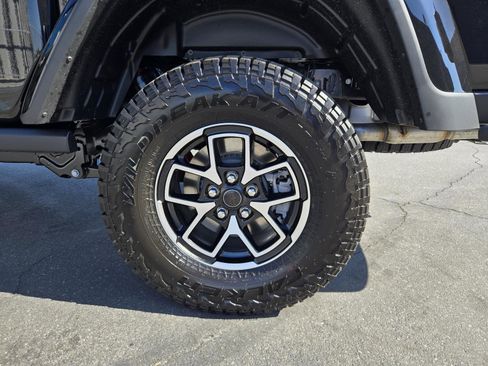 New 2025 Jeep Gladiator Rubicon image 38