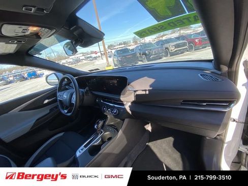 Certified 2024 Buick Envista Preferred w/ Convenience I Package image 33