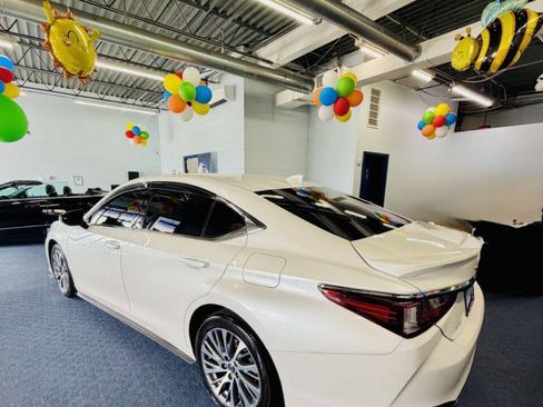 Used 2021 Lexus ES 250 w/ Premium Package AWD/4WD image 8