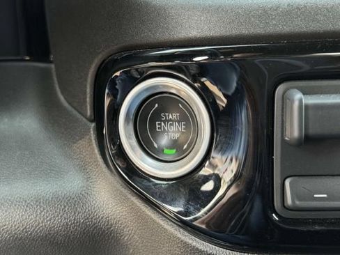 Used 2023 Chevrolet Silverado 1500 LT AWD/4WD image 31