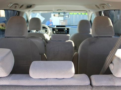 Used 2013 Toyota Sienna LE image 12