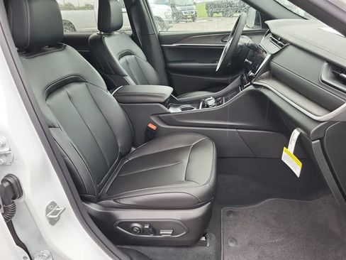 New 2026 Jeep Grand Cherokee L Limited AWD/4WD image 22