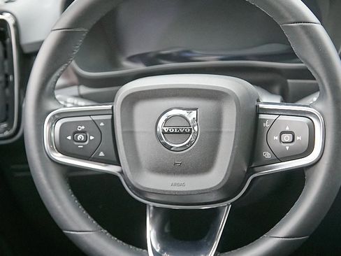 Certified 2023 Volvo C40 Recharge Core w/ Climate Package image 24