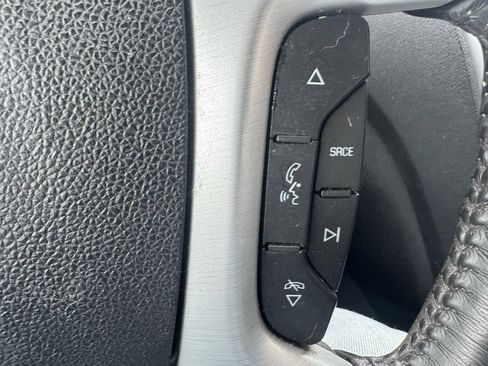 Used 2010 GMC Acadia SLE image 19