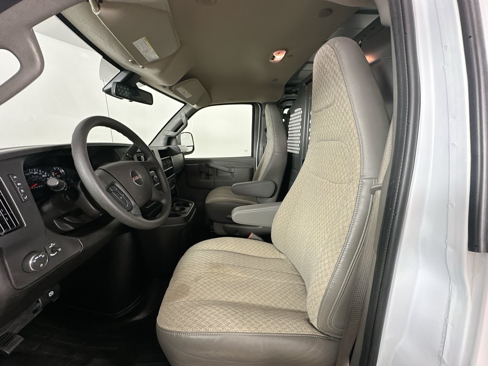 Used 2025 GMC Savana 2500 w/ Enhanced Convenience Package RWD image 27