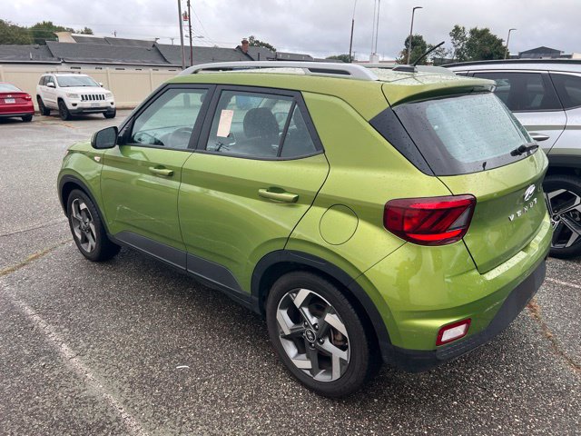 Used 2023 Hyundai Venue SEL w/ Cargo Package FWD image 3
