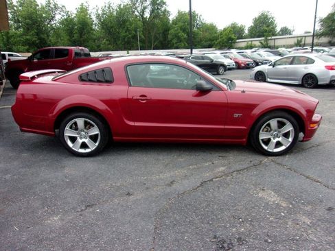Used 2005 Ford Mustang GT RWD image 4