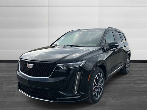 Used 2022 Cadillac XT6 Sport w/ Platinum Package image 6
