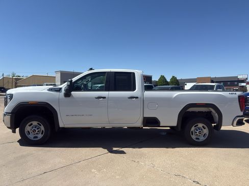 Used 2024 GMC Sierra 2500 Pro w/ Convenience Package AWD/4WD image 4