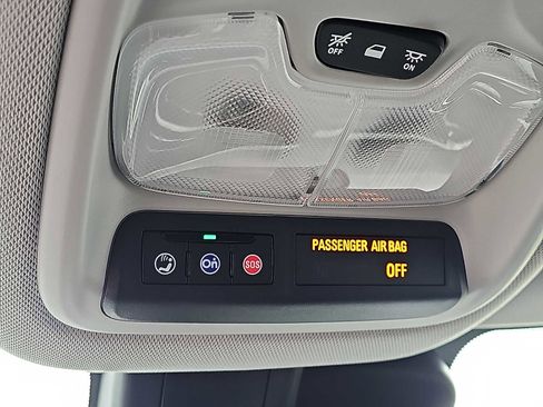 Used 2025 Chevrolet TrailBlazer LT AWD/4WD image 25