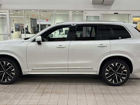 Used 2026 Volvo XC90 B6 Plus w/ Protection Package image 8