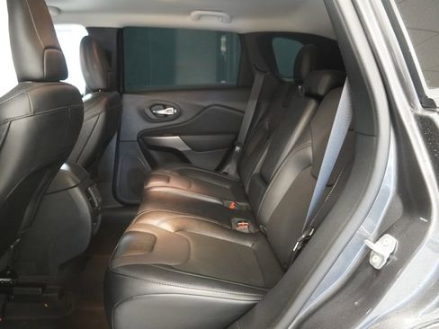 Used 2022 Jeep Cherokee Latitude Lux image 24