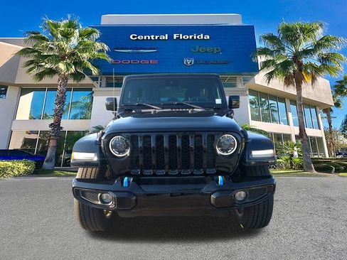 Used 2023 Jeep Wrangler Unlimited Sahara image 3