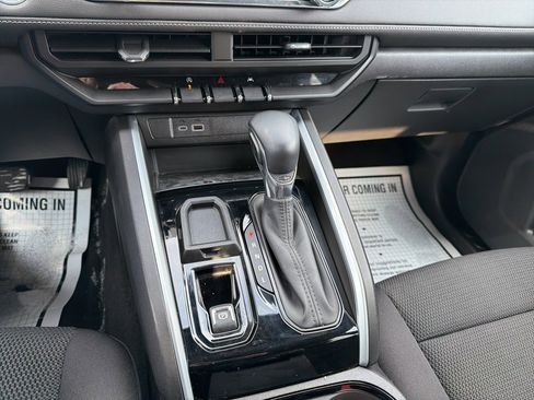 Used 2024 Chevrolet Colorado LT w/ LT Convenience Package II image 26