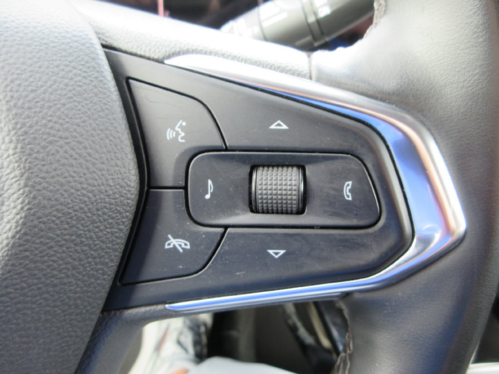 Used 2025 Chevrolet Trax ACTIV w/ Driver Confidence Package FWD image 27