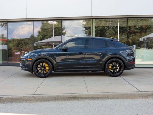 Used 2024 Porsche Cayenne Turbo GT image 2