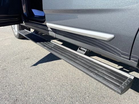 Used 2021 GMC Yukon Denali w/ Denali Ultimate Package image 9