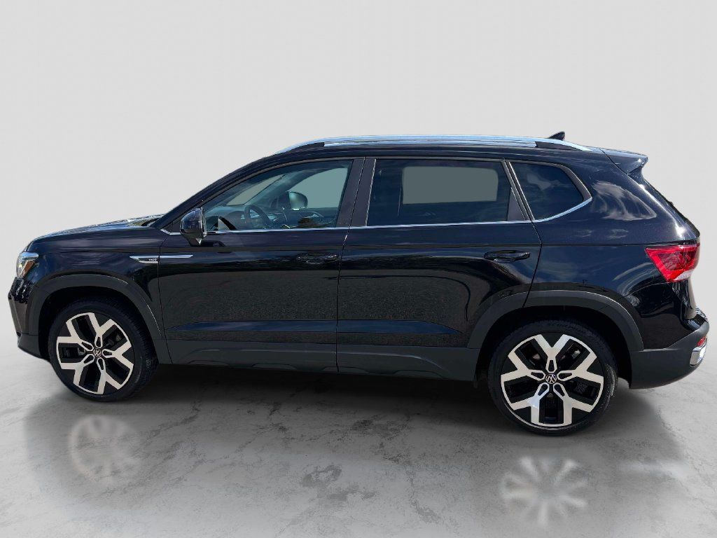 Used 2023 Volkswagen Taos SEL AWD/4WD image 2