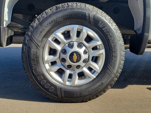 Used 2025 Chevrolet Silverado 2500 LT w/ Safety Package image 5