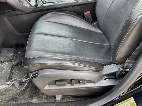 Used 2017 Chevrolet Equinox LT w/ Midnight Edition FWD image 18