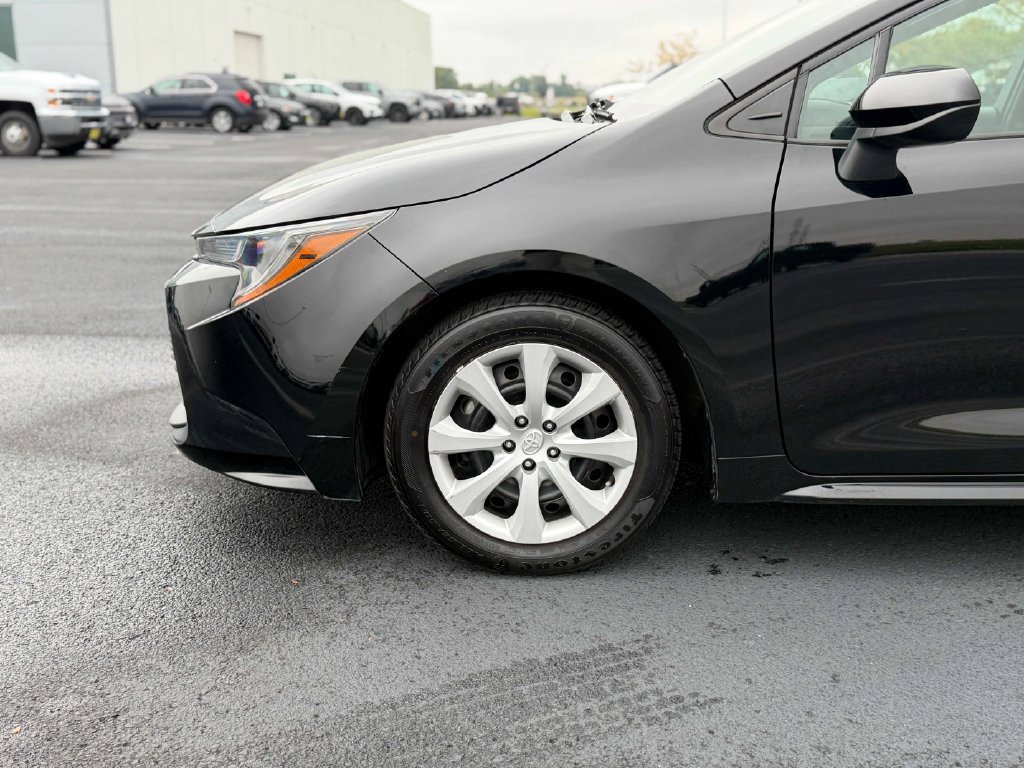 Used 2024 Toyota Corolla LE FWD image 12