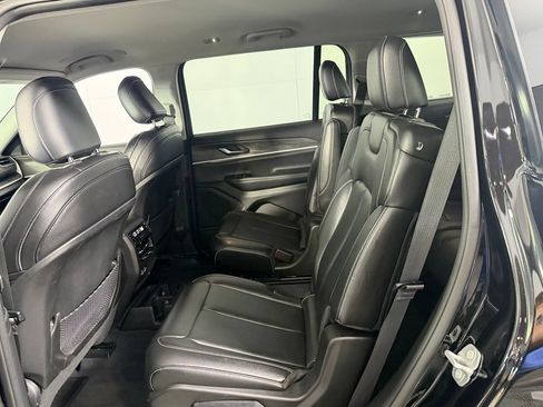 Used 2023 Jeep Grand Cherokee L Limited AWD/4WD image 27