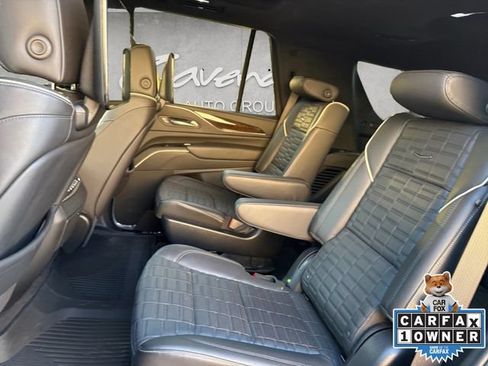 Used 2024 Cadillac Escalade Sport Platinum w/ LPO, ONYX Package AWD/4WD image 22