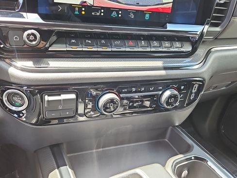 Used 2023 Chevrolet Silverado 1500 ZR2 w/ Technology Package image 20